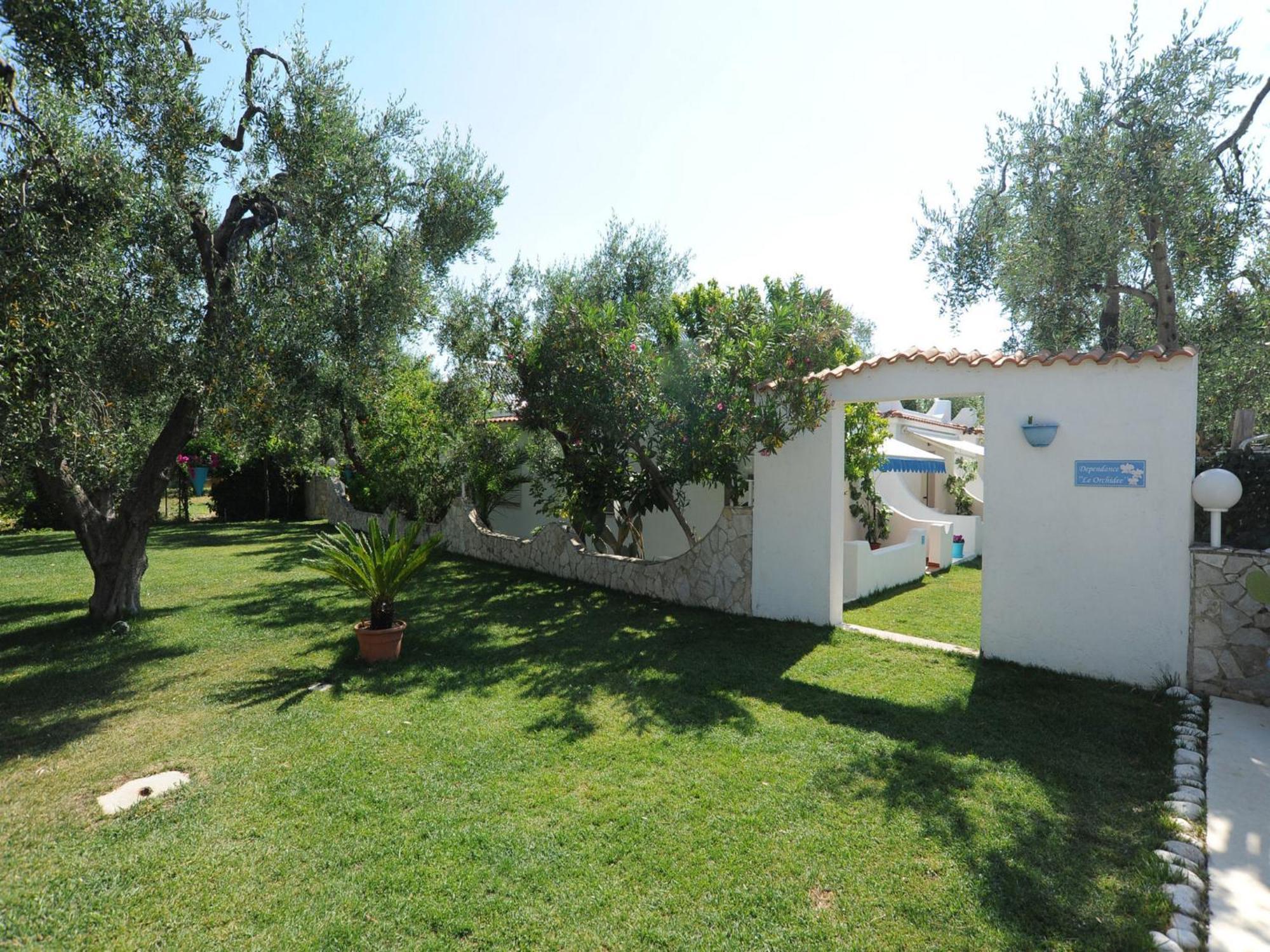 Hotel Il Melograno Mattinata Exterior photo