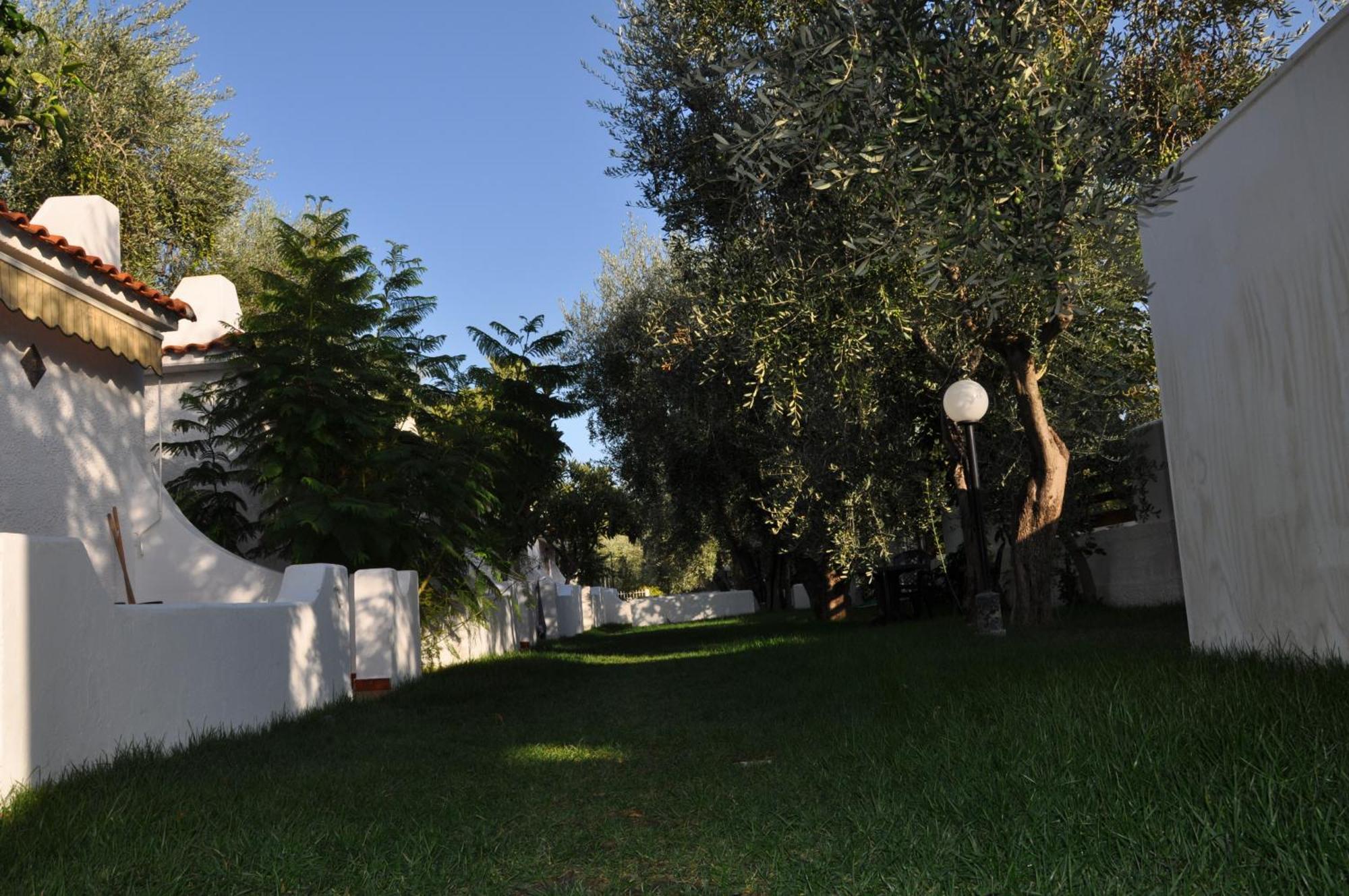 Hotel Il Melograno Mattinata Exterior photo